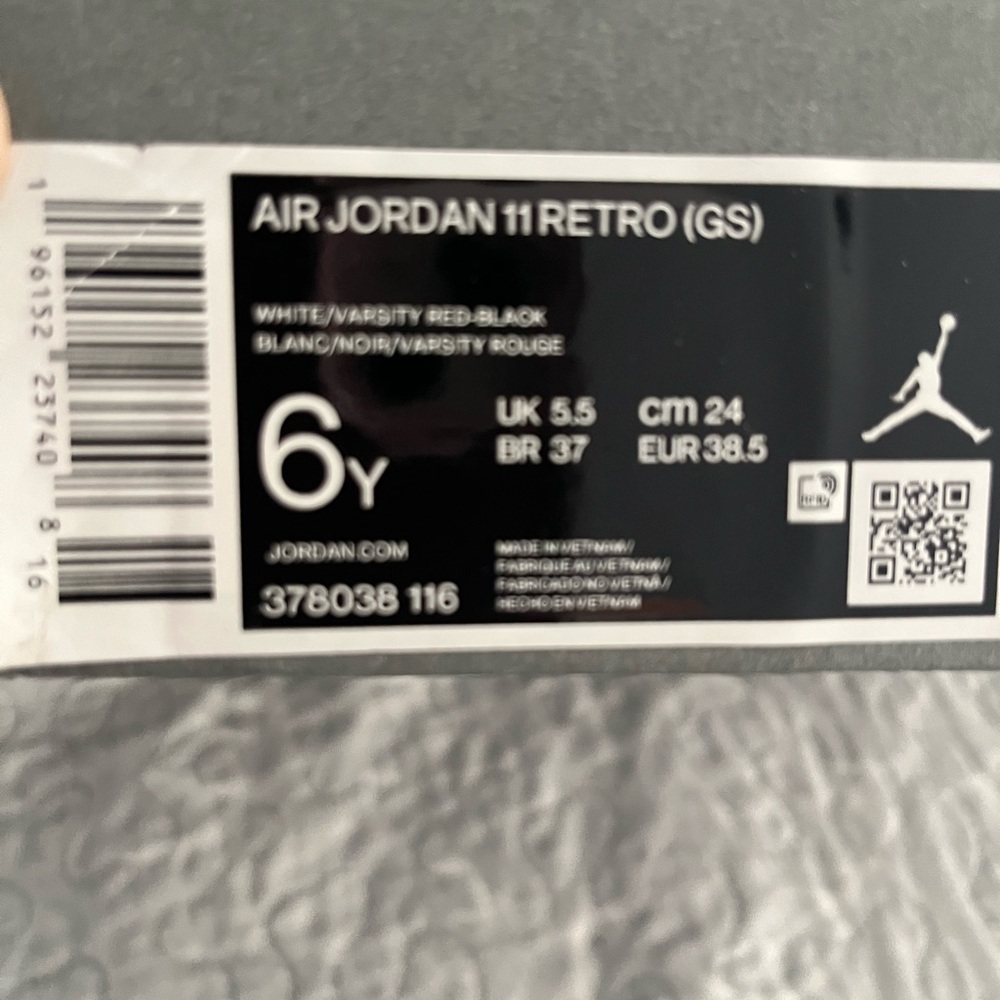 Air Jordan 11 Retro boys size 6